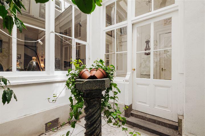 Appartement te koop: Oudezijds Voorburgwal 153A, Amsterdam