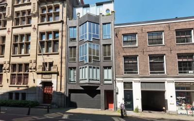 Nieuwe Spie. 4-B