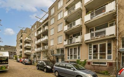 Buiten Kadi. 63