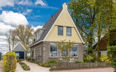Dorpsstraat. 15