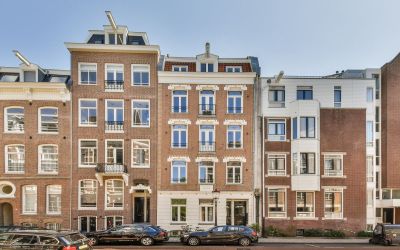 Anna van de. 15-E