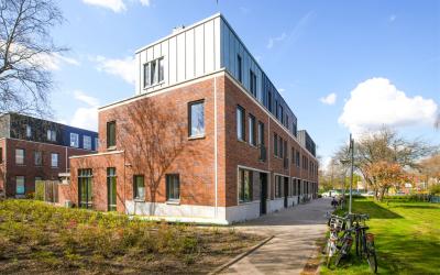Ank van der. 32-C