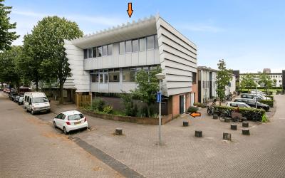 Waregemstra. 18