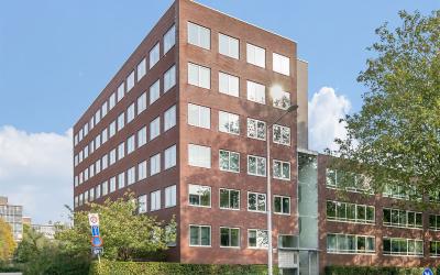 Amstelveens. 625