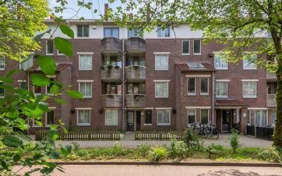 Voorthuizen. 77