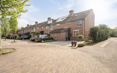 In de Houtz. 66