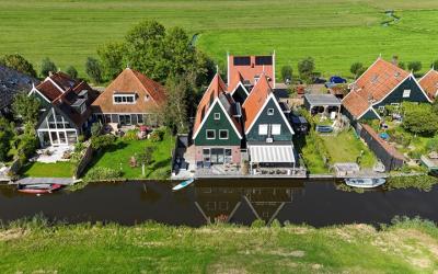 Zuiderwoude. 60