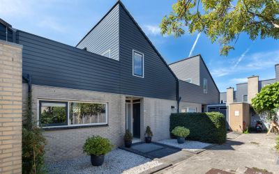 Burg van Bruggenstraat 13