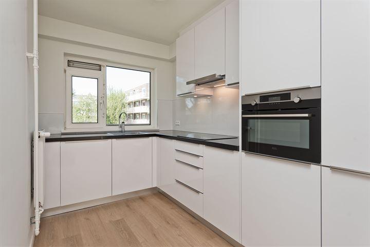 Appartement te koop: Camera Obscuralaan 302, Amstelveen