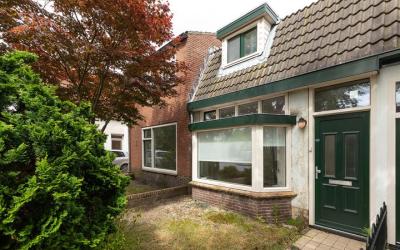 Lage Naarde. 48