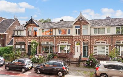 Lage Naarde. 72