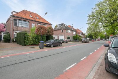 Lage Naarde. 7-B