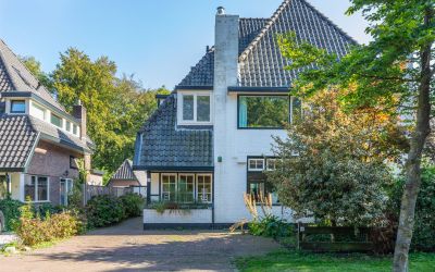 Larenseweg 204