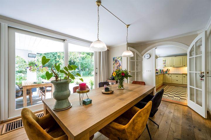 Vrijstaande woning te koop: Vredelaan 76, Laren