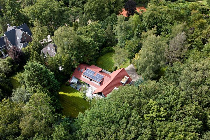 Vrijstaande woning te koop: Vredelaan 76, Laren
