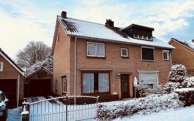 Kostverloren 76