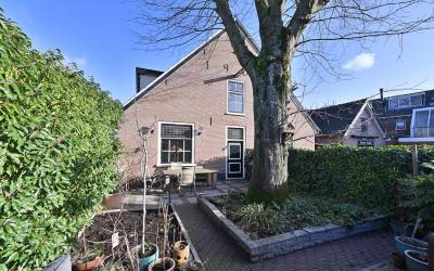 Middenweg 11