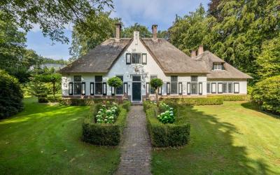 Valkeveenselaan 1