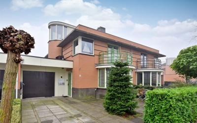 Borneolaan 12