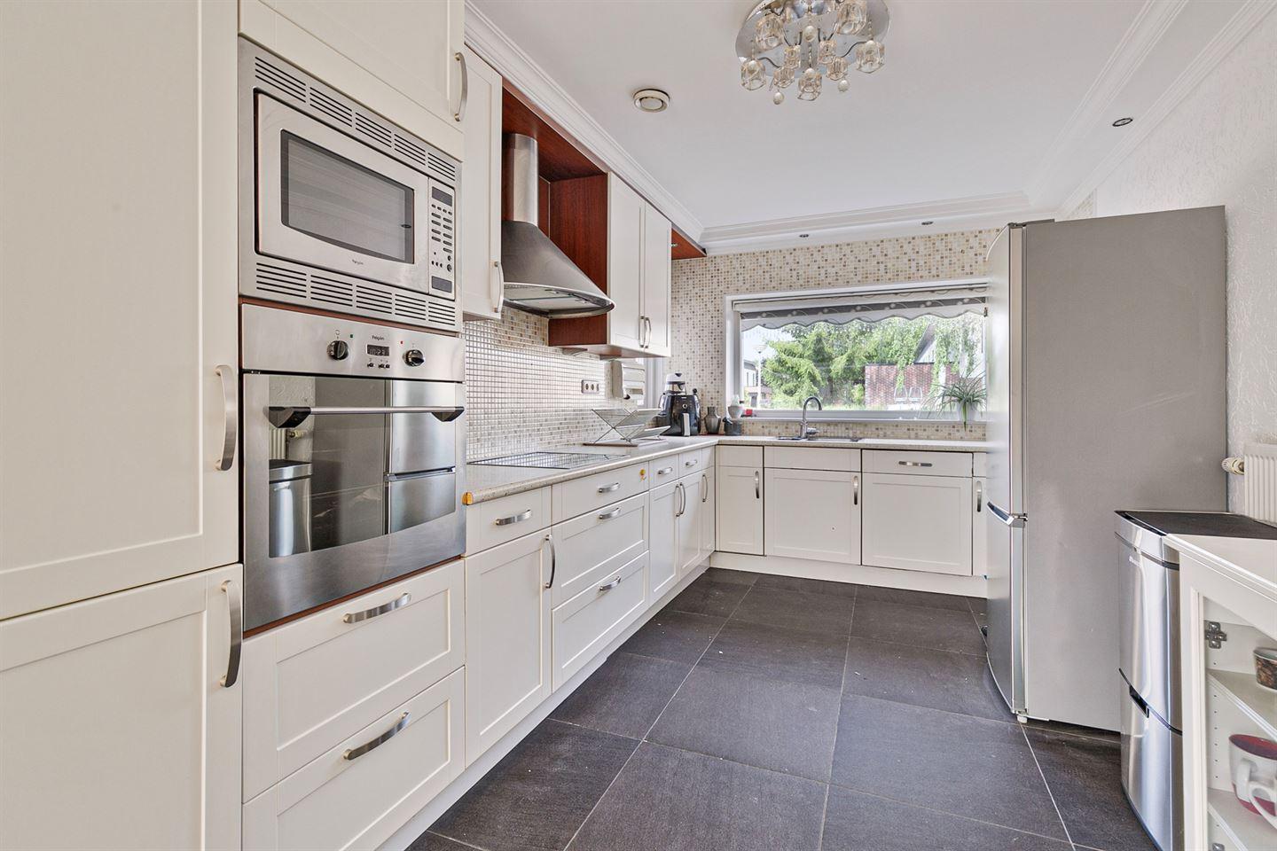 Hoekwoning te koop: Henry Moorestraat 36, Almere