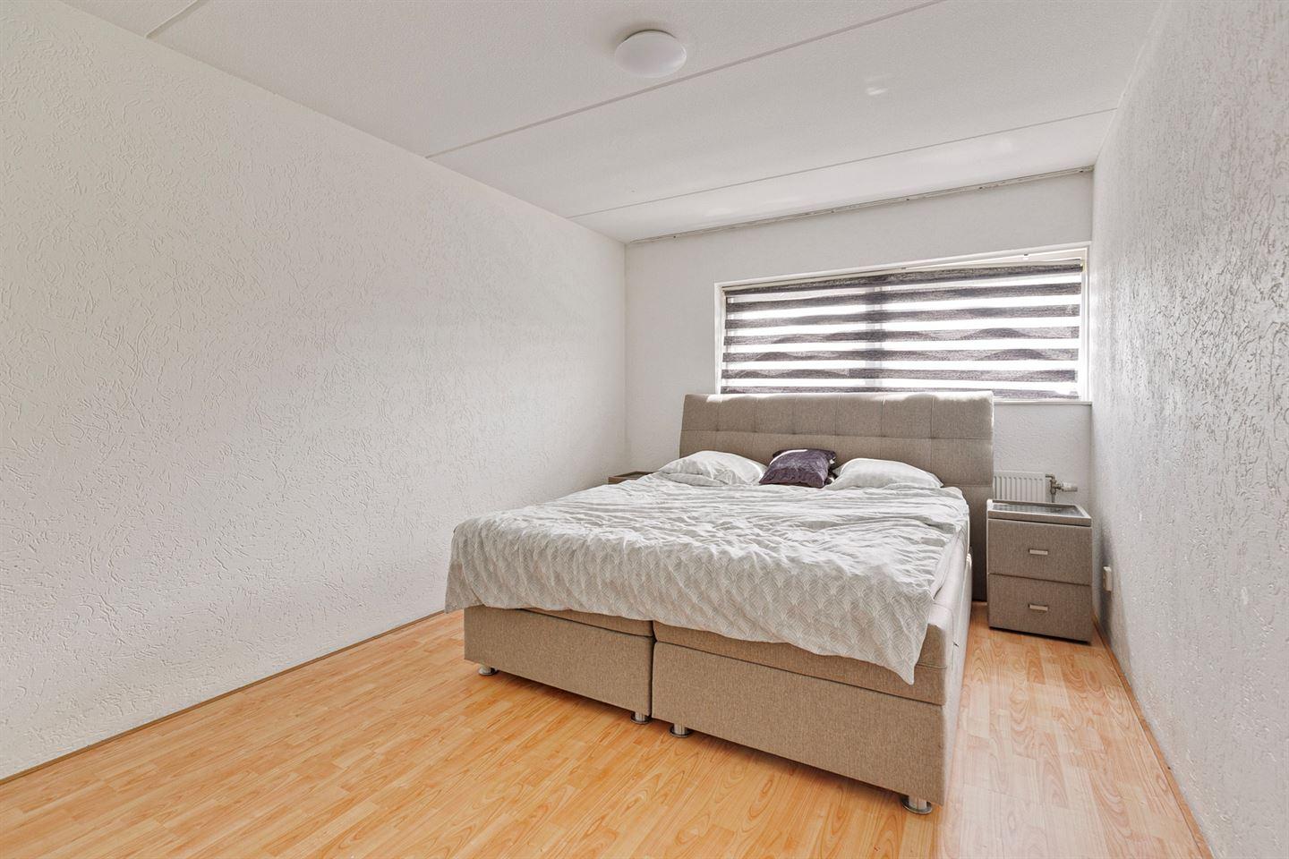 Hoekwoning te koop: Henry Moorestraat 36, Almere