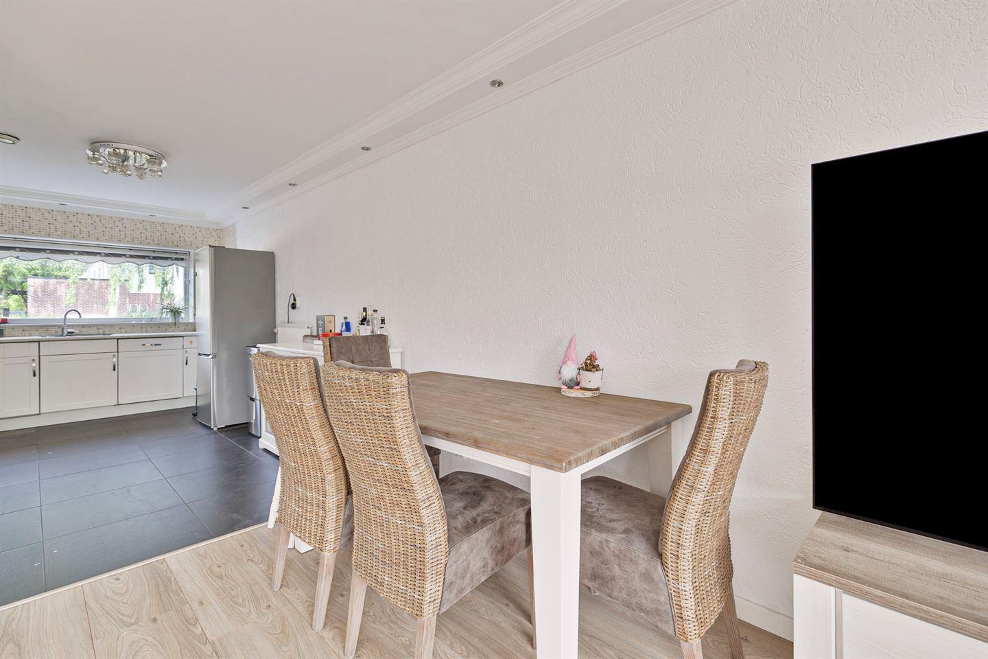 Hoekwoning te koop: Henry Moorestraat 36, Almere