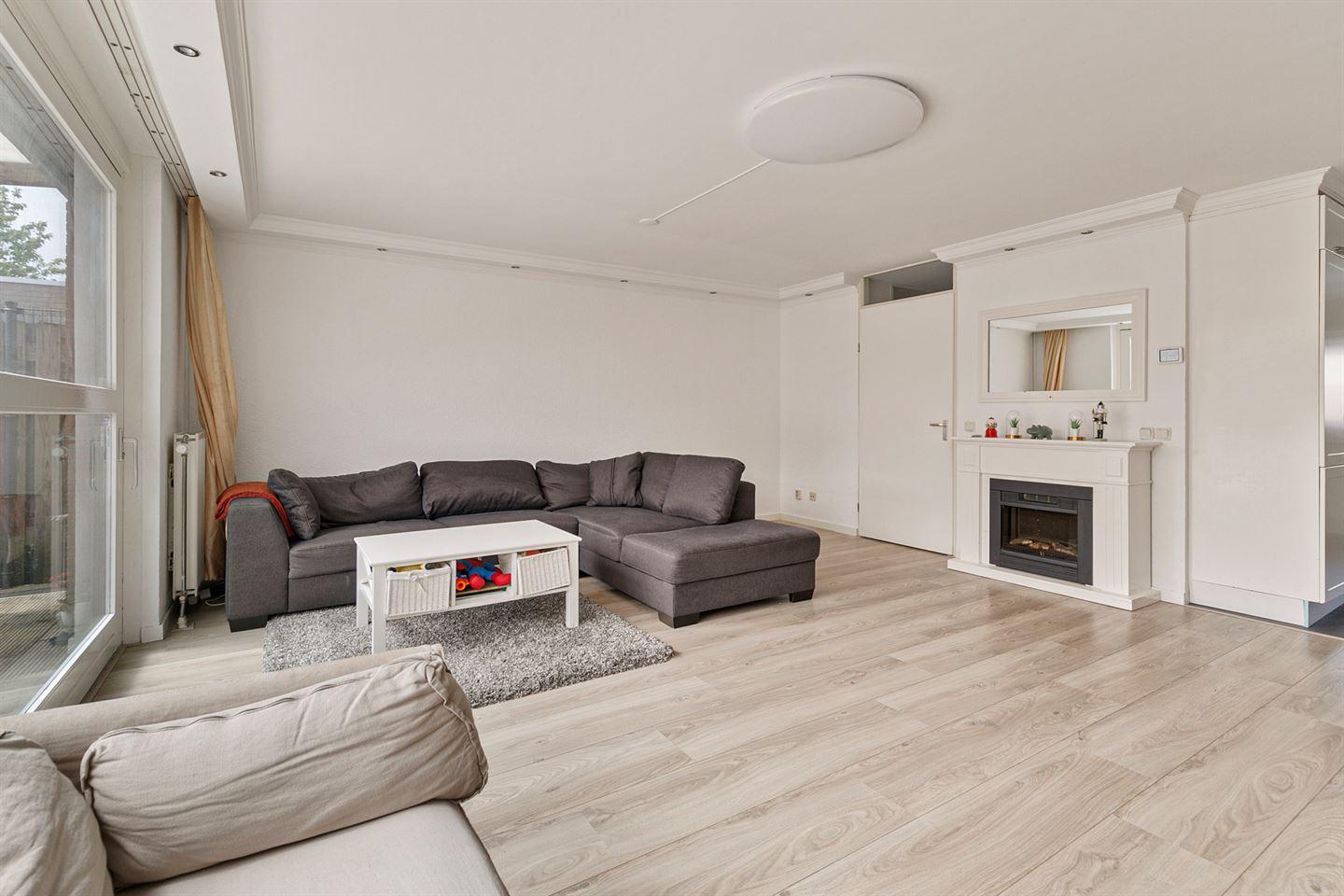 Hoekwoning te koop: Henry Moorestraat 36, Almere