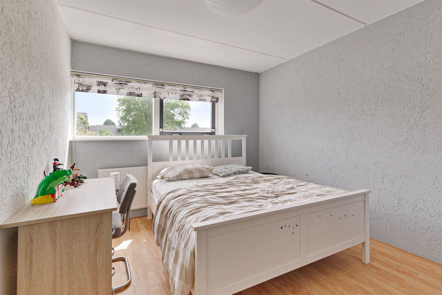 Hoekwoning te koop: Henry Moorestraat 36, Almere
