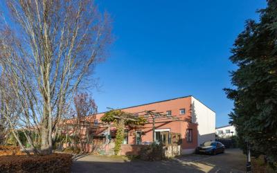 Karmozijnhof 23