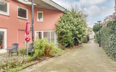 Karmozijnhof 7