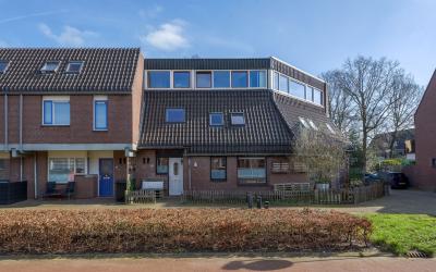 Middenhof 88