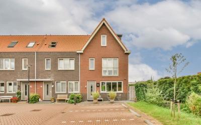 Angstelhof 18