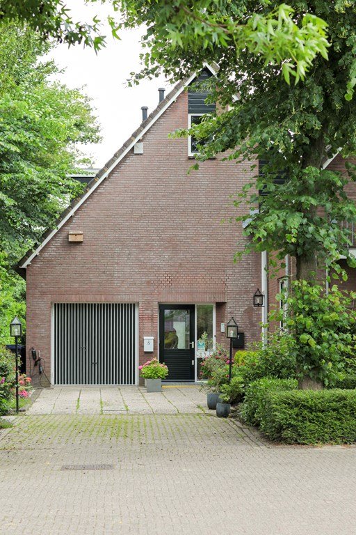 Twee-onder-één-kap te koop: Prins Mauritsstraat 7, Baambrugge