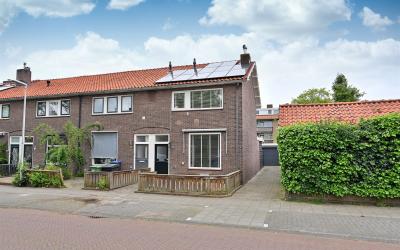 P.M.R. Versteeghstraat 51