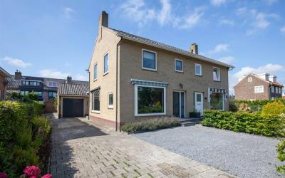 Dorpsstraat 77