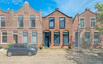 Vooruitstra. 125