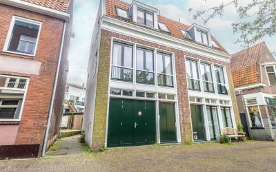 Zuiderkerks. 12-B