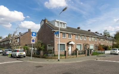 Walraven van Hallstraat 11