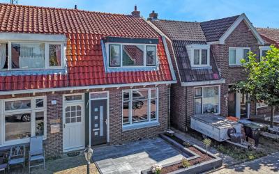Dorpsstraat 915