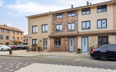 Zwarte Ring 19