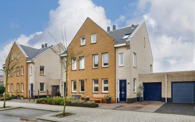 Zwarte Ring 135