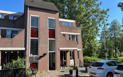Kloet 8