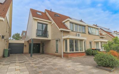 Middenweg 13