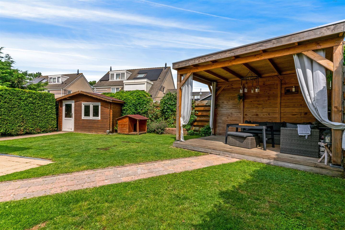 Hoekwoning te koop: Dvořákhof 22, Hoorn