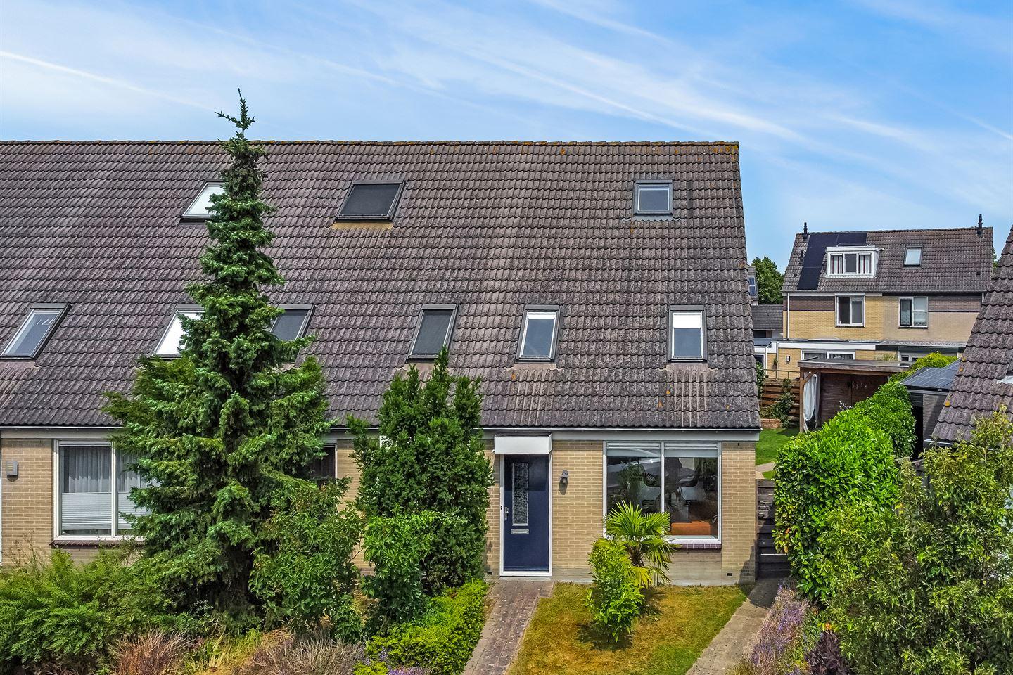 Hoekwoning te koop: Dvořákhof 22, Hoorn