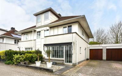 Renoirhof 21