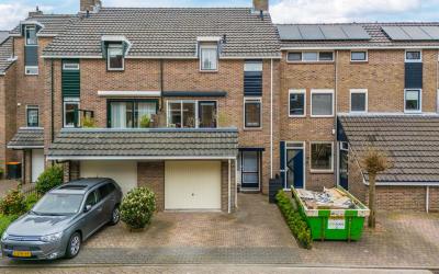 Veldspaat 10