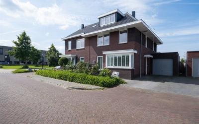 Jasmijn 27