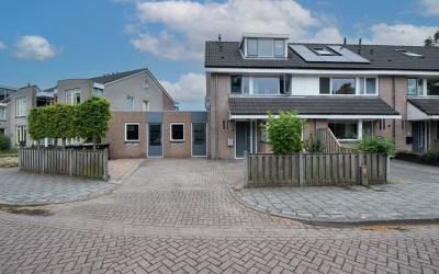 Roodeswerf 8