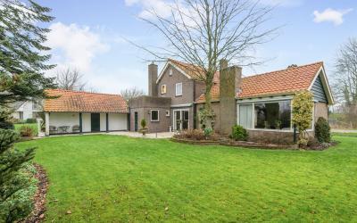 Middelweg 12